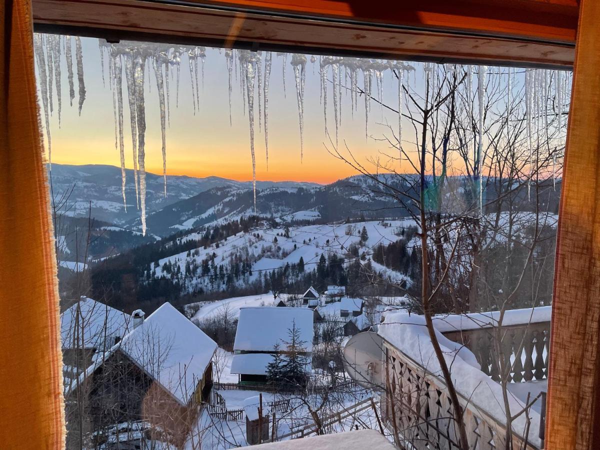 La Noi La Munte Villa Matisesti Buitenkant foto